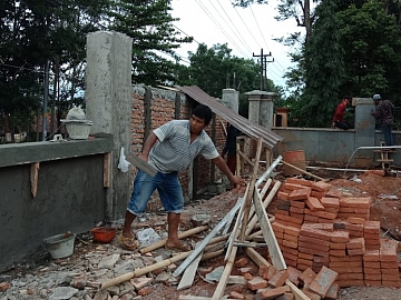Pekerjaan Dinding dan Kolom Pagar
